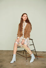 Indlæs billede til gallerivisning Opskrift på Vilja Jakke 2002-1 fra Sandnes Garn