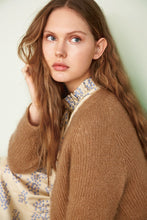 Indlæs billede til gallerivisning Opskrift på Vilja Jakke 2002-1 fra Sandnes Garn