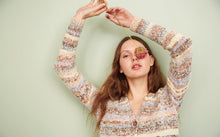 Indlæs billede til gallerivisning Opskrift på Vårin Jakke 2002-8 fra Sandnes Garn