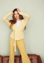 Indlæs billede til gallerivisning Opskrift på Selma Jakke 2002-9 fra Sandnes Garn