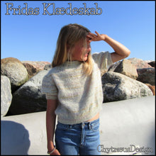 Indlæs billede til gallerivisning Fridas Klædeskab af Sisse Chytræus