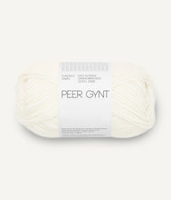 Indlæs billede til gallerivisning Louvre Sweater - strikkekit [Peer Gynt] PetiteKnit
