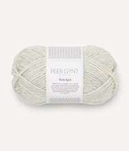 Indlæs billede til gallerivisning Louvre Sweater - strikkekit [Peer Gynt] PetiteKnit
