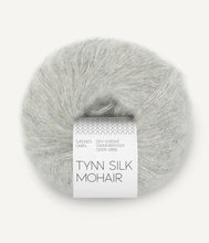 Indlæs billede til gallerivisning Kumulus Bluse PetiteKnit strikkekit [Tynn Silk Mohair]
