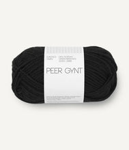 Indlæs billede til gallerivisning Louvre Sweater - strikkekit [Peer Gynt] PetiteKnit
