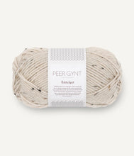 Indlæs billede til gallerivisning Louvre Sweater - strikkekit [Peer Gynt] PetiteKnit
