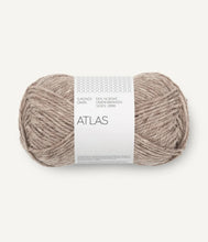 Indlæs billede til gallerivisning Petra Jacket - strikkekit [Atlas] PetiteKnit
