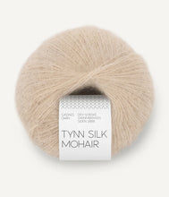 Indlæs billede til gallerivisning Kumulus Bluse PetiteKnit strikkekit [Tynn Silk Mohair]
