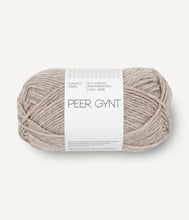 Indlæs billede til gallerivisning Louvre Sweater - strikkekit [Peer Gynt] PetiteKnit
