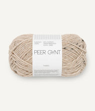Indlæs billede til gallerivisning Louvre Sweater - strikkekit [Peer Gynt] PetiteKnit
