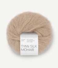 Indlæs billede til gallerivisning Kumulus Bluse PetiteKnit strikkekit [Tynn Silk Mohair]
