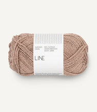 Indlæs billede til gallerivisning Alice Top PetiteKnit strikkekit [Line]
