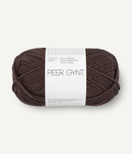 Indlæs billede til gallerivisning Louvre Sweater - strikkekit [Peer Gynt] PetiteKnit
