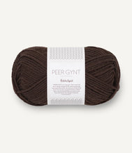 Indlæs billede til gallerivisning Louvre Sweater - strikkekit [Peer Gynt] PetiteKnit
