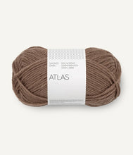 Indlæs billede til gallerivisning Hannah Jacket - strikkekit [Atlas] PetiteKnit
