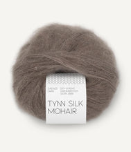 Indlæs billede til gallerivisning Kumulus Bluse PetiteKnit strikkekit [Tynn Silk Mohair]
