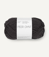 Indlæs billede til gallerivisning Louvre Sweater - strikkekit [Peer Gynt] PetiteKnit

