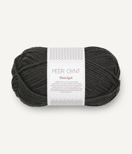 Indlæs billede til gallerivisning Louvre Sweater - strikkekit [Peer Gynt] PetiteKnit
