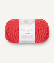 Indlæs billede til gallerivisning Louvre Sweater - strikkekit [Peer Gynt] PetiteKnit
