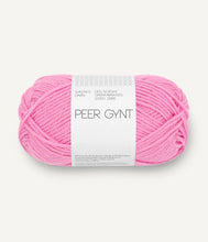 Indlæs billede til gallerivisning Louvre Sweater - strikkekit [Peer Gynt] PetiteKnit
