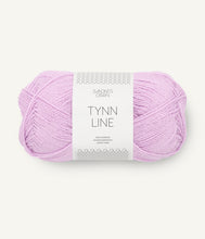 Indlæs billede til gallerivisning Kumulus Tee PetiteKnit strikkekit [Tynn Line]
