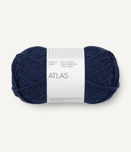 Indlæs billede til gallerivisning Hanna Sweater V-Neck - strikkekit [Atlas] PetiteKnit
