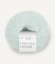 Indlæs billede til gallerivisning Kumulus Bluse PetiteKnit strikkekit [Tynn Silk Mohair]

