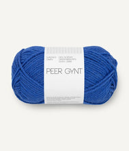 Indlæs billede til gallerivisning Louvre Sweater - strikkekit [Peer Gynt] PetiteKnit
