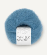 Indlæs billede til gallerivisning Kumulus Bluse PetiteKnit strikkekit [Tynn Silk Mohair]
