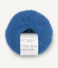 Indlæs billede til gallerivisning Kumulus Bluse PetiteKnit strikkekit [Tynn Silk Mohair]
