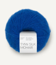 Indlæs billede til gallerivisning Kumulus Bluse PetiteKnit strikkekit [Tynn Silk Mohair]
