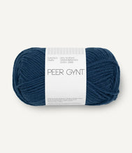 Indlæs billede til gallerivisning Louvre Sweater - strikkekit [Peer Gynt] PetiteKnit
