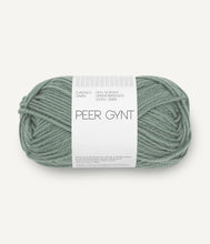 Indlæs billede til gallerivisning Louvre Sweater - strikkekit [Peer Gynt] PetiteKnit
