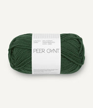 Indlæs billede til gallerivisning Louvre Sweater - strikkekit [Peer Gynt] PetiteKnit
