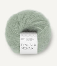 Indlæs billede til gallerivisning Kumulus Bluse PetiteKnit strikkekit [Tynn Silk Mohair]

