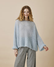 Indlæs billede til gallerivisning Retstrikket bred bluse One size strikkekit [Bella by Permin] 8932118
