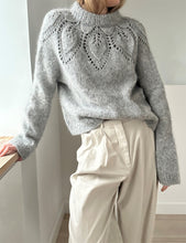 Indlæs billede til gallerivisning Dahlia Sweater
