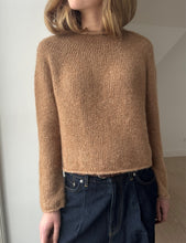 Indlæs billede til gallerivisning Plain Yoke Pullover
