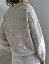 Indlæs billede til gallerivisning Porcelain Damask Sweater
