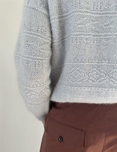 Indlæs billede til gallerivisning Porcelain Damask Sweater
