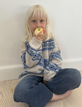 Indlæs billede til gallerivisning Opskrift på Porcelain Sweater Junior fra Le Knit / Lene Holme Samsøe
