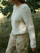 Indlæs billede til gallerivisning Opskrift på Cara Sweater fra Le Knit
