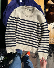 Indlæs billede til gallerivisning Opskrift på Lyon Sweater fra PetiteKnit
