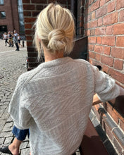 Indlæs billede til gallerivisning Opskrift på Storm Sweater fra PetiteKnit
