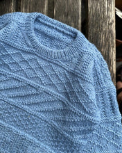 Indlæs billede til gallerivisning Opskrift på Storm Sweater Baby fra PetiteKnit
