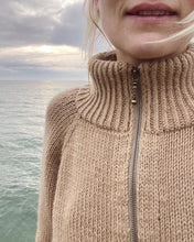 Indlæs billede til gallerivisning Opskrift på Zipper Sweater fra PetiteKnit
