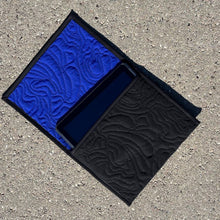 Indlæs billede til gallerivisning Statement iPad Sleeve (21 x 27 cm) fra Pomp Stitch
