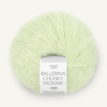 Indlæs billede til gallerivisning Sandnes Garn Ballerina Chunky Mohair tender greens [9011]
