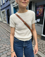 Indlæs billede til gallerivisning Ankers Sommerbluse - strikkekit [Line] PetiteKnit
