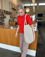 Indlæs billede til gallerivisning Poppy Tee garnpakke [Alpaca Soxx 6ply Lang Yarns]
